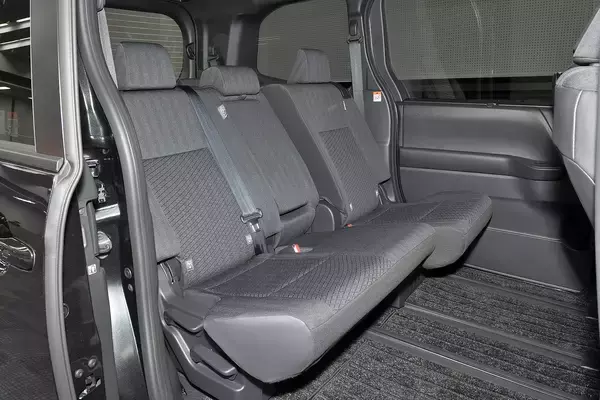 「バカ売れ確実な新型ノア＆ヴォクシーはどう選ぶ？　ミニバンマイスターの結論は「最上級グレードを買え」だった！」の画像