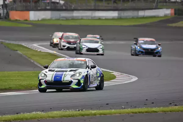 「レースが再び走る実験室に！　富士24hレースでメーカーの威信をかけた「次世代車」の闘いが繰り広げられた」の画像