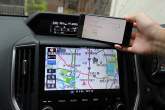 スマホ地図アプリか専用カーナビかいいのはドッチ？　クルマのナビ問題に今こそ決着！