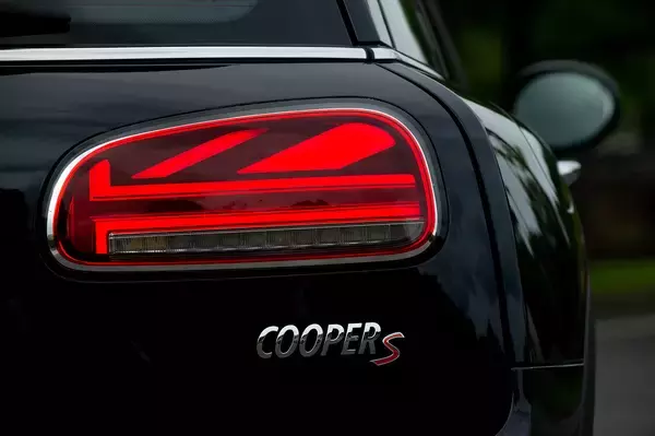 「MINIの「ゴーカートフィーリング」って何？　編集部員がクーパーS クラブマンで体感」の画像