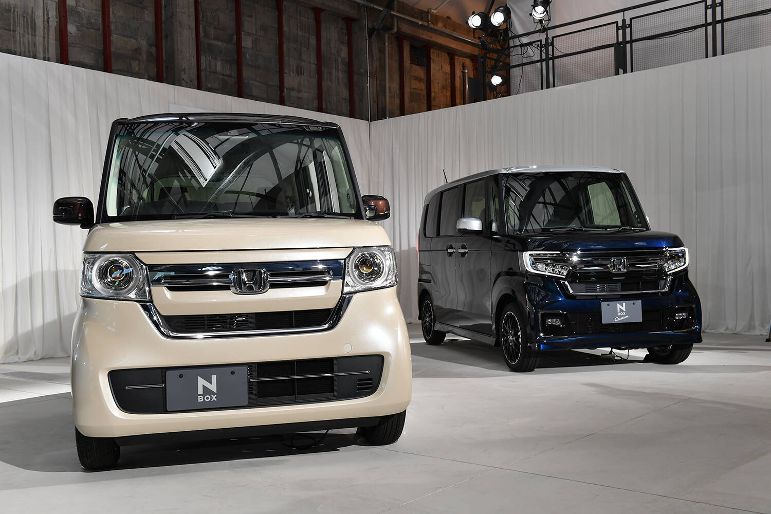 日本で「売れない」からって侮るなかれ！　海外ではシッカリ人気を獲得している「日本車」たち