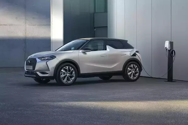 「どうしてこうなった!?　謎のツッコミどころがある大人気新車５台」の画像