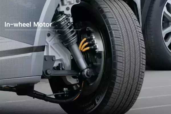 「これで縦列駐車の不安ゼロ!!　ヒョンデが発表した「真横にも走れる」e-Cornerシステムが夢すぎる」の画像