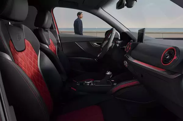 「Q2シリーズで唯一クワトロシステムを採用したスポーティモデル！　マイナーチェンジしたアウディSQ2を発売」の画像