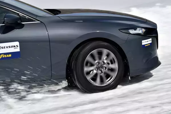 「「スリップサイン」とは違う「プラットフォーム」って何？　昨年も使ったスタッドレスタイヤを今年も履くなら「確認必須」のポイントだった」の画像