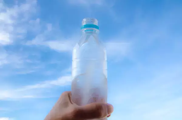 「猛暑のなかの旧車は灼熱地獄！　それでも乗りたいオーナーの涙ぐましい努力に乾杯!!」の画像