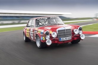 55年前の伝説のAMG「赤い豚」が現代のクルマだったら……？　メルセデスの元デザイナーが手掛けた「レッドピッグ・コンセプト」の胸熱な中身