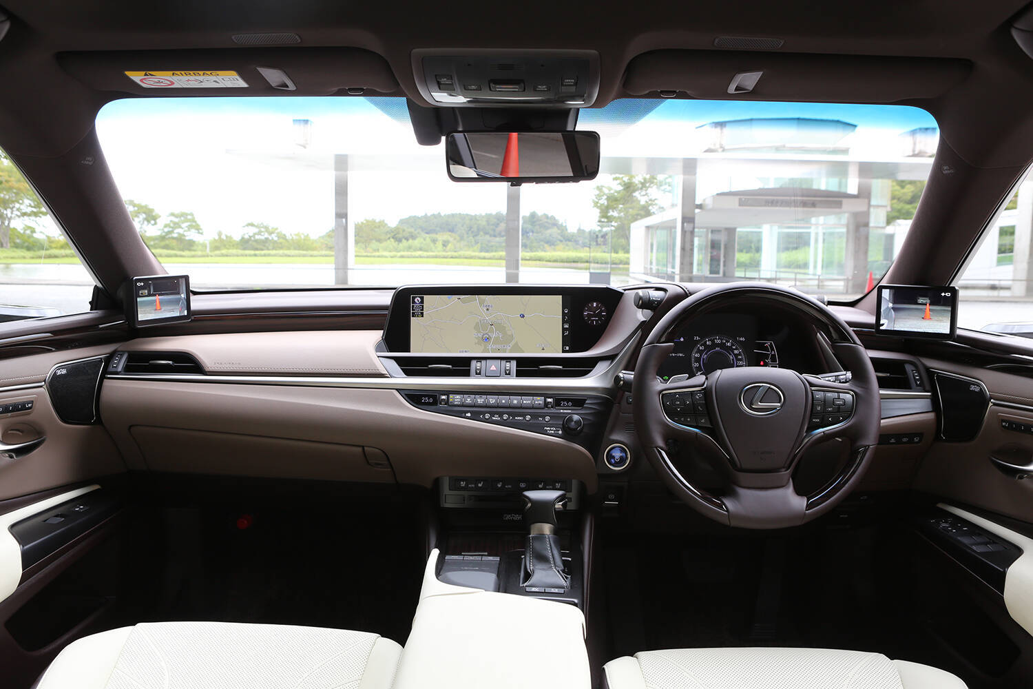 レクサスの現行セダンモデルを紹介！　安く購入するコツや中古車相場についても解説