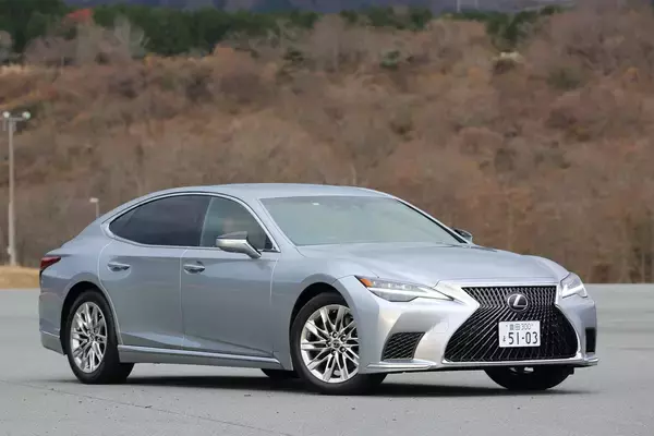 「レクサスの現行セダンモデルを紹介！　安く購入するコツや中古車相場についても解説」の画像