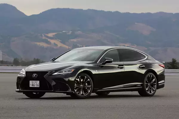 「レクサスの現行セダンモデルを紹介！　安く購入するコツや中古車相場についても解説」の画像