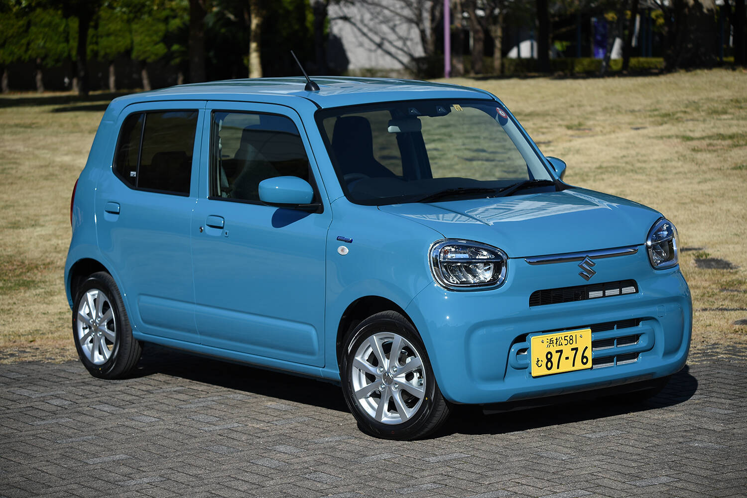 レクサスの現行セダンモデルを紹介！　安く購入するコツや中古車相場についても解説