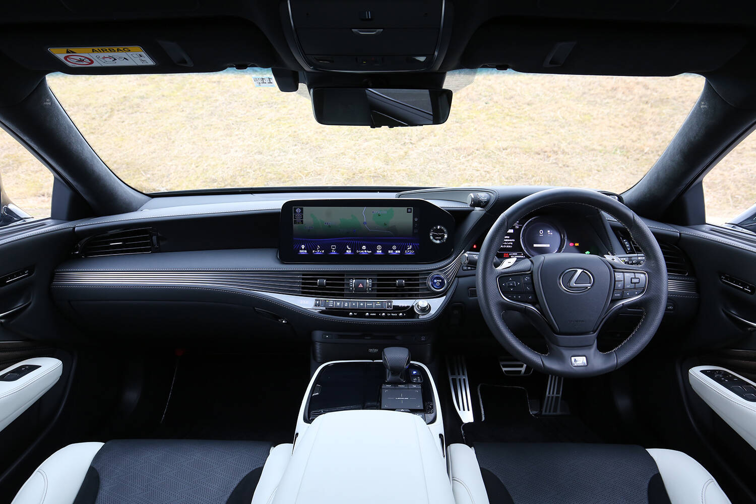 レクサスの現行セダンモデルを紹介！　安く購入するコツや中古車相場についても解説