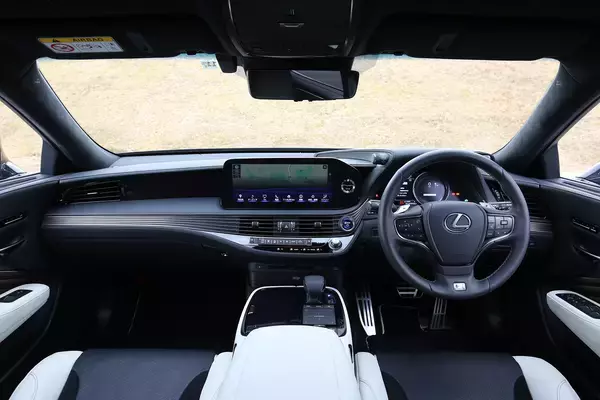 「レクサスの現行セダンモデルを紹介！　安く購入するコツや中古車相場についても解説」の画像