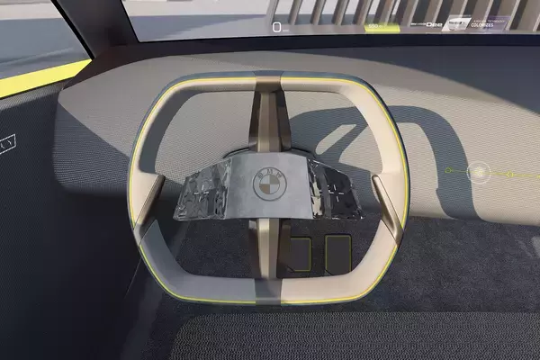 「これがBMWの未来のクルマだ！　ヘッドライトとキドニーグリルが一体化した斬新スタイルの「BMW i Vision Dee」を公開」の画像