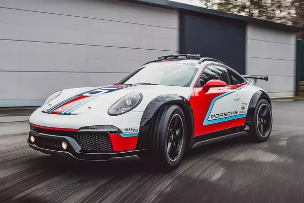 アゲ系の波はポルシェやランボまで動かした！　SUVじゃなくて「シャコアゲ」スーパーカーをメーカーが本気で考えているワケ