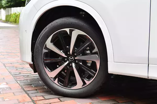 「「クラウン」「ステップワゴン」「Xトレイル」！　豊作の2022年新車の本音で語るマルとバツ」の画像