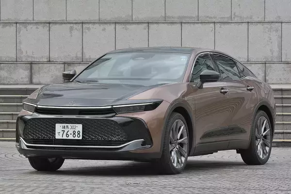 「「クラウン」「ステップワゴン」「Xトレイル」！　豊作の2022年新車の本音で語るマルとバツ」の画像