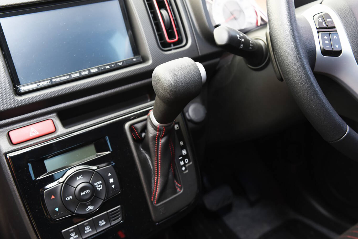 「ディーゼル」「V型エンジン」「フルハイブリッド」！　軽自動車に「採用されない技術」とその理由