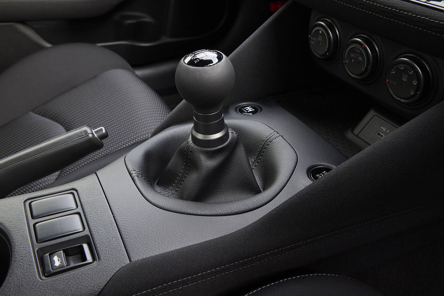 【試乗】新型フェアレディＺは期待以上の完成度！　FRを満喫できるバカッ速スポーツカーだ