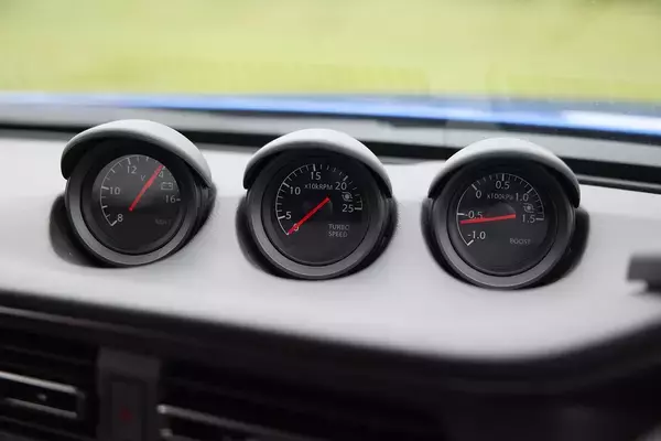 「【試乗】新型フェアレディＺは期待以上の完成度！　FRを満喫できるバカッ速スポーツカーだ」の画像