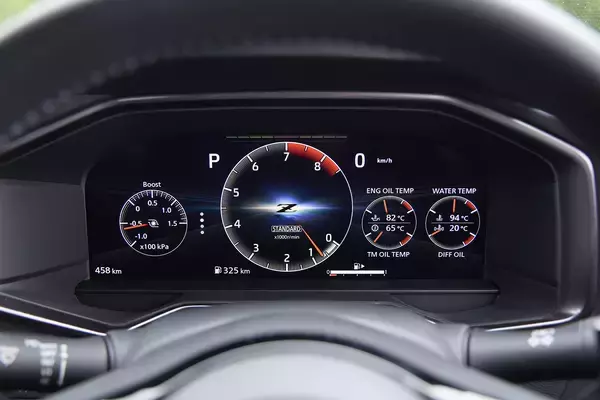 「【試乗】新型フェアレディＺは期待以上の完成度！　FRを満喫できるバカッ速スポーツカーだ」の画像