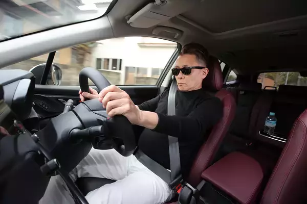 「【試乗】すでに乗ってるレヴォーグの走りが「アップデート」される！　スバルの新サービス「SUBAROAD」と「e-Tuneダンパー」が控えめにいってもアリだった」の画像