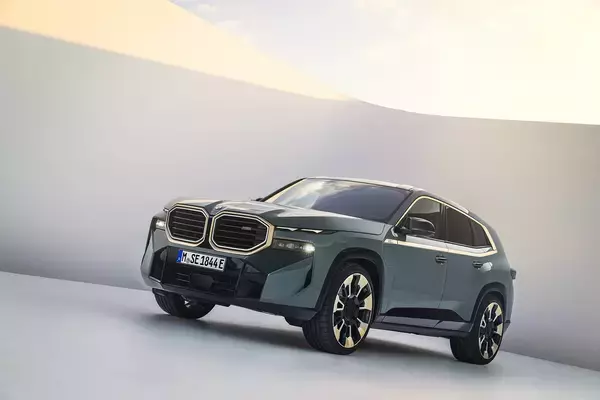 「M」の名を冠した超ハイパフォーマンスなSUVが登場！　650馬力以上を発揮するSUV「BMW XM」はサーキットもOKだ