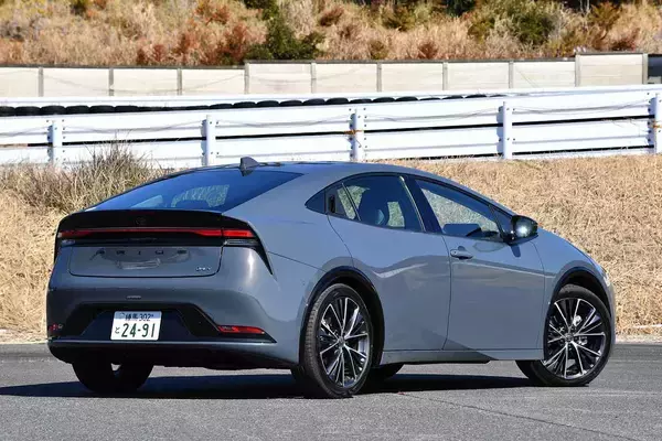 「プリウスのデザインと走りを際立たせたモデルチェンジが画期的！　2023-2024日本カー・オブ・ザ・イヤーで10点を入れたクルマとその理由【岡本幸一郎編】」の画像