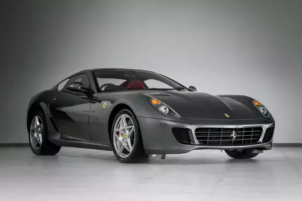 「違う名前で出ています！　商標の壁であえなく「別名」を名乗ったクルマたち」の画像