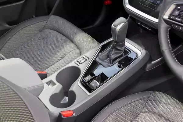 「見た目はそんなに変わらずも「改名」は伊達じゃない！　「XV」改め「クロストレック」の地味にスゴイ中身を徹底解説」の画像