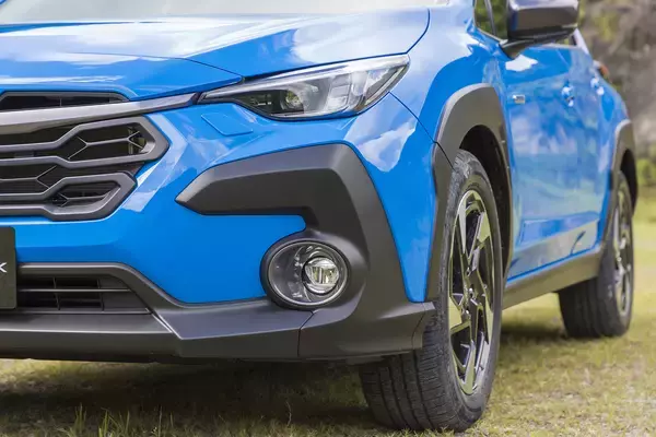 「見た目はそんなに変わらずも「改名」は伊達じゃない！　「XV」改め「クロストレック」の地味にスゴイ中身を徹底解説」の画像