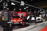 「ゴルフGTIオーナー注目のエッティンガーのエアロは購入可能！　紅白の２台が鎮座するVWブース【東京オートサロン2022】」の画像1