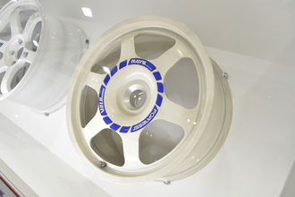 いまも大人気のホイール初代TE37が復刻……かと思いきやそうじゃない！　レイズの「30th ANNIVERSARY」のオリジナルと違う点をじっくり観察してみた