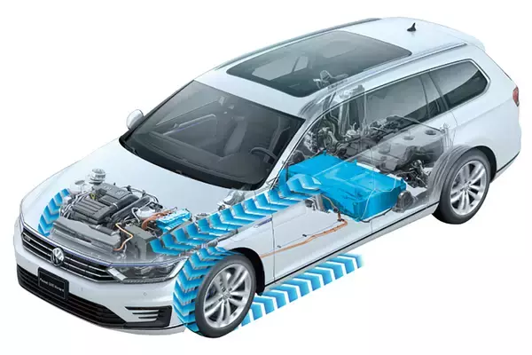 「バッテリー容量増加でEV走行後続可能距離も57kmに！　フォルクスワーゲン・パサートにPHEVの「パサートGTEヴァリアント」を追加」の画像