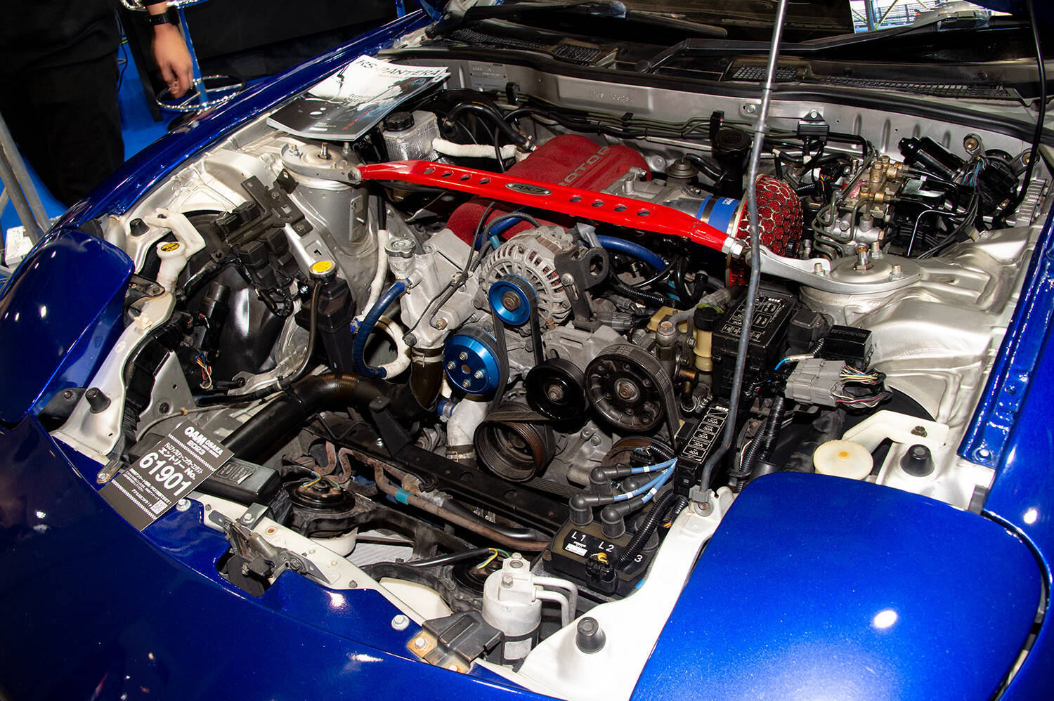 究極のRX-7が爆誕！　３ローターのNAロータリーをぶち込んだ圧倒的なコーナリングマシン