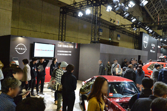 バリバリの若者がレトロな世界を再現！　日産自動車大学校の学生製作がおじさんにドンズバ【東京オートサロン2026】