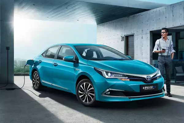 「日本に上陸した中国の最高級ブランド「紅旗」！　日本のセンチュリーや英国のロールスロイス以上に「別格」な存在だった」の画像