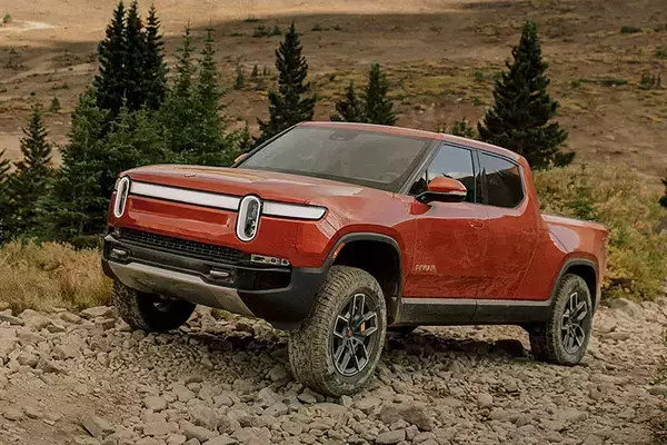 「創業10年でGM超えの10兆円！　第２のテスラともいわれるEVメーカー「リビアン」って何もの？」の画像