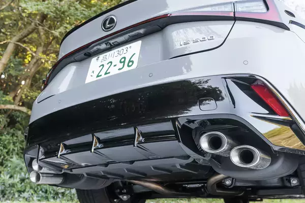 「【試乗】いまや超貴重な5リッターV8NAエンジン！　レクサスIS500が魅せた「下山仕込み」の超高レベルな走り」の画像