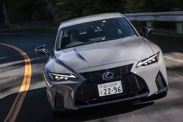 「【試乗】いまや超貴重な5リッターV8NAエンジン！　レクサスIS500が魅せた「下山仕込み」の超高レベルな走り」の画像
