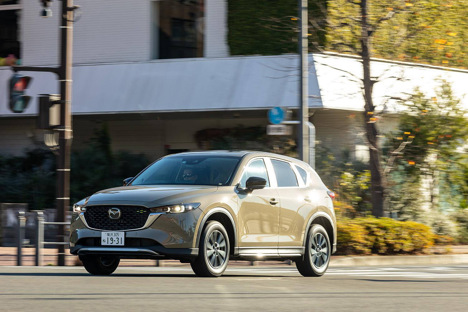 猫も杓子もSUVに乗る時代！　レーシングドライバーを納得させた「本当に走りのいい」SUVの実名とは