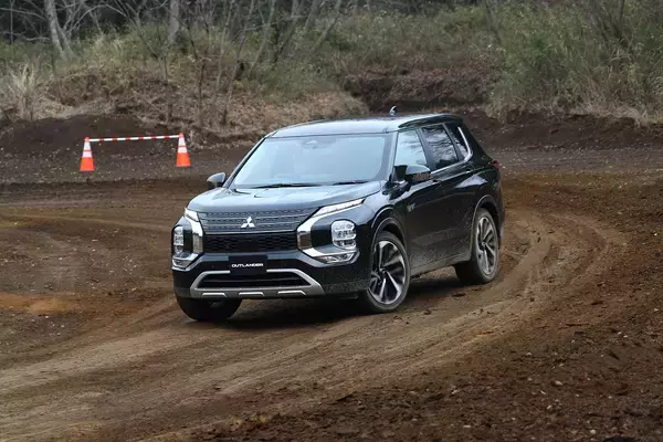 「猫も杓子もSUVに乗る時代！　レーシングドライバーを納得させた「本当に走りのいい」SUVの実名とは」の画像