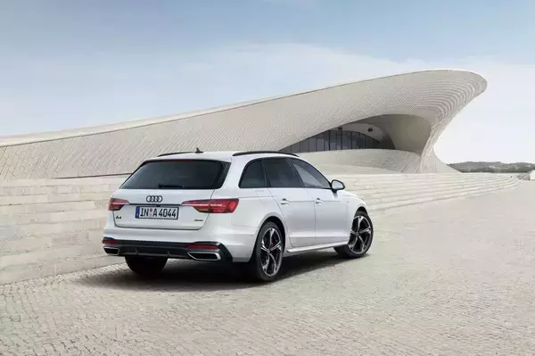 「RS」とデザインを共有するアイテムでスポーティさをアピール！　アウディA4／A4アバント／A5スポーツバックに300台の限定モデル「ブラックスタイルプラス」を設定