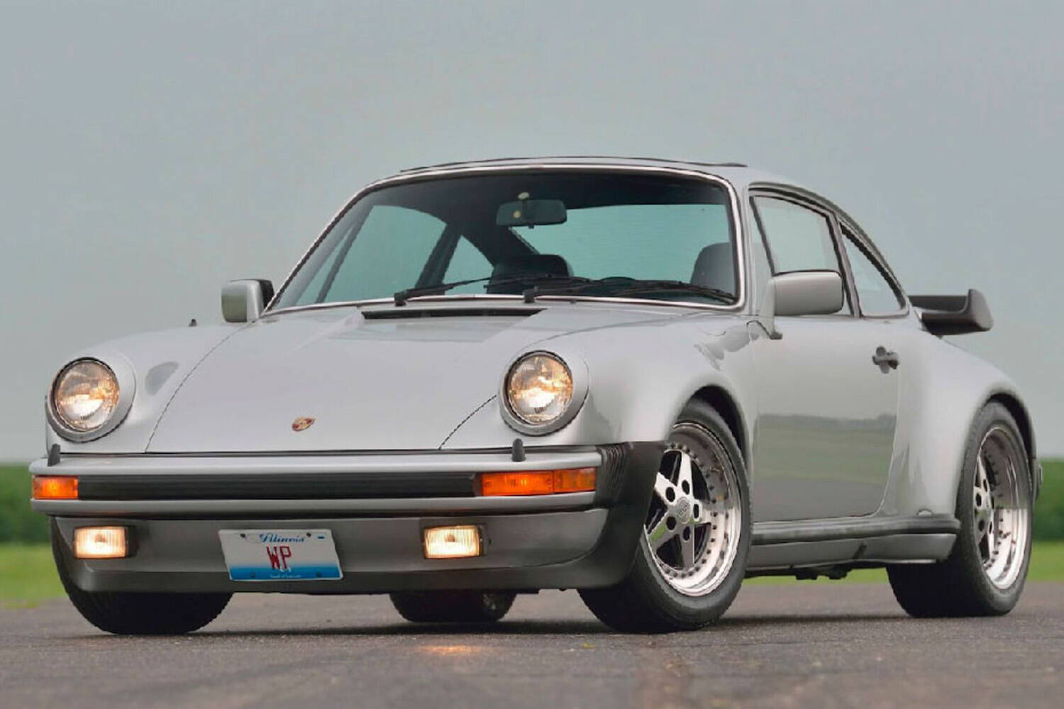 フェラーリやランボに負けないための武器がターボだった！　ポルシェの野心が生んだ930ターボとは