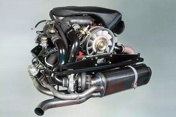 「フェラーリやランボに負けないための武器がターボだった！　ポルシェの野心が生んだ930ターボとは」の画像