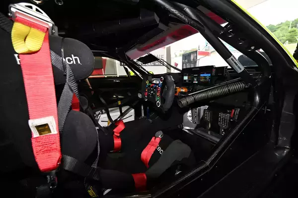 「ハチロクにV8をぶち込んだスーパーGT専用マシン！　GR86 GTのポテンシャルを織戸学に直撃」の画像