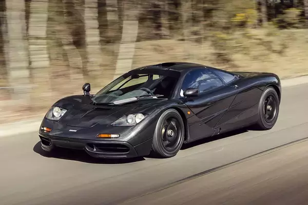 「数多のスーパーカーに乗った「スーパーカー大王」が選ぶ！　テンション上がりまくりの「印象深い」モデルTOP３」の画像