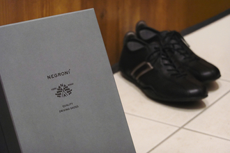 知れば知るほど引き込まれる「ネグローニ」の世界！　ドライビングシューズの工房に潜入したらついつい２足も買ってしまった