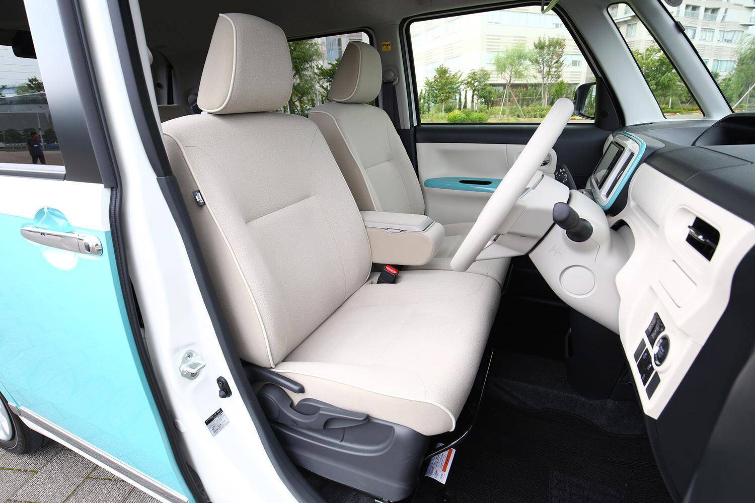 いいクルマだからこそ気になる！　人気車５台に潜む「意外な欠点」とは