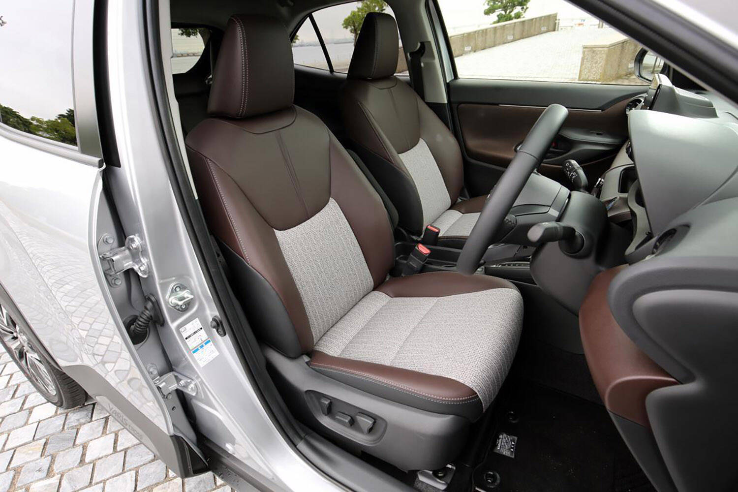 いいクルマだからこそ気になる！　人気車５台に潜む「意外な欠点」とは